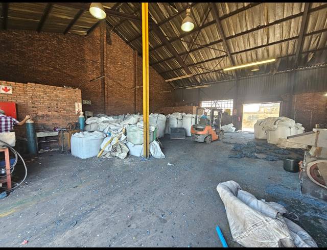 330M² WAREHOUSE FOR SALE IN BENONI SOUTH